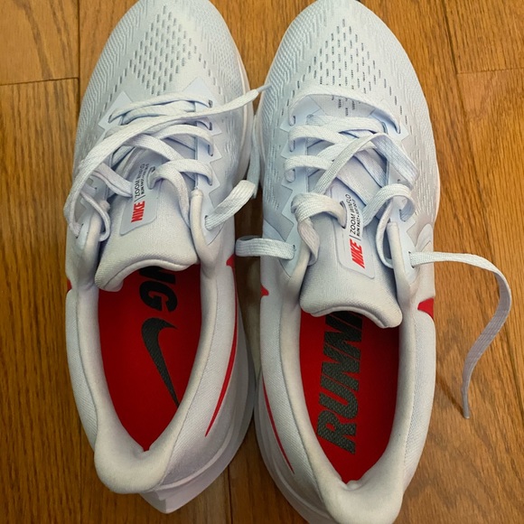 Nike Zoom Winflo 6 Running Shoes - Picture 3 of 8